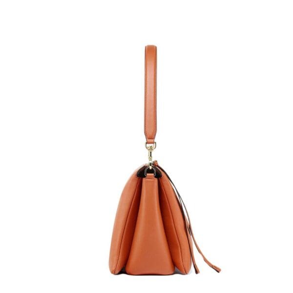MCM MEDIUM MODE TRAVIA SHOULDER BAG IN SPANISH CALF LEATHER BROWN