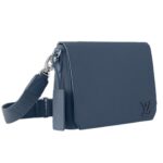 LOUIS VUITTON TAKEOFF MESSENGER