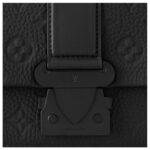 LOUIS VUITTON S CAPE MESSENGER