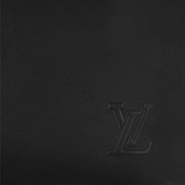 LOUIS VUITTON PORTE DOCUMENT VOYAGE PM