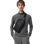 LOUIS VUITTON AVENUE SLINGBAG NM