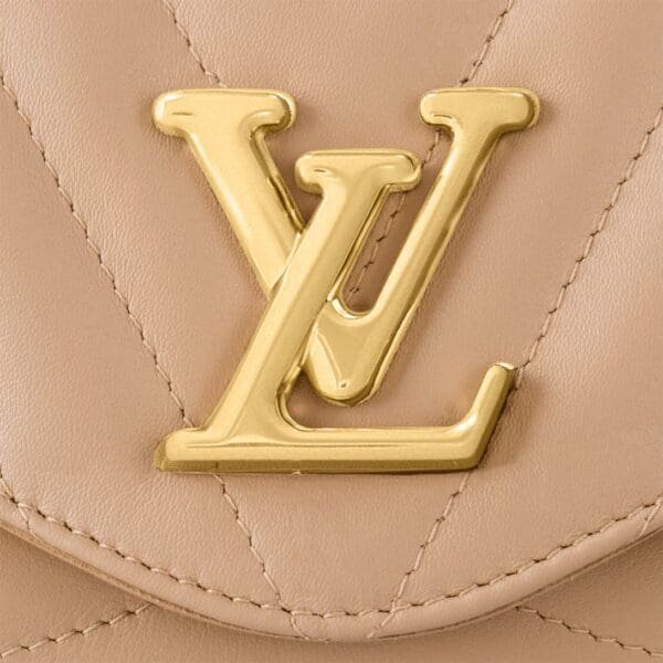 LOUIS VUITTONNEW WAVE CHAIN BAG MM