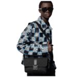 LOUIS VUITTON S CAPE MESSENGER