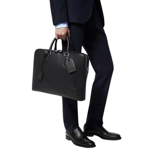 LOUIS VUITTON PORTE DOCUMENT VOYAGE PM