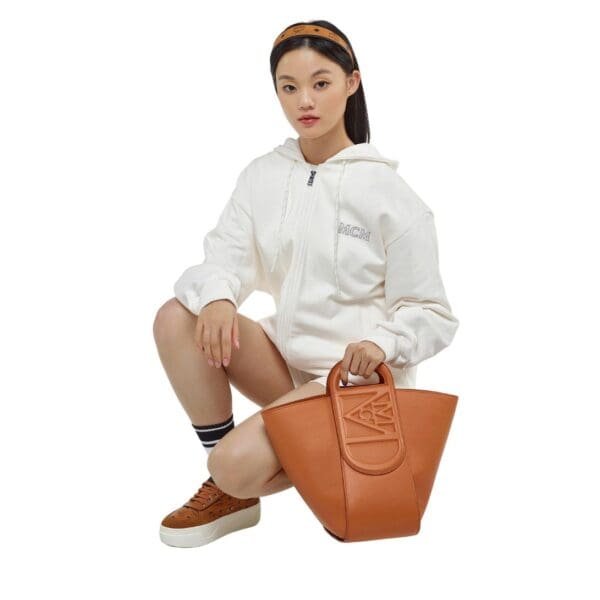 MCM LARGE MODE TRAVIA TOTE IN SPANISH NAPPA LEATHER COGNAC