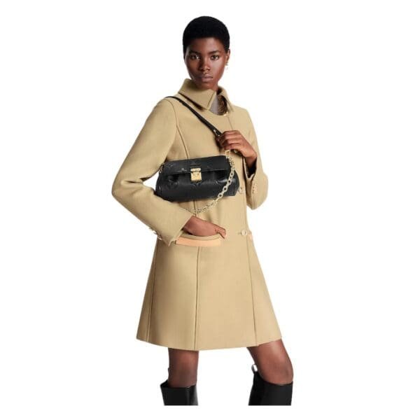 LOUIS VUITTON FAVORITE