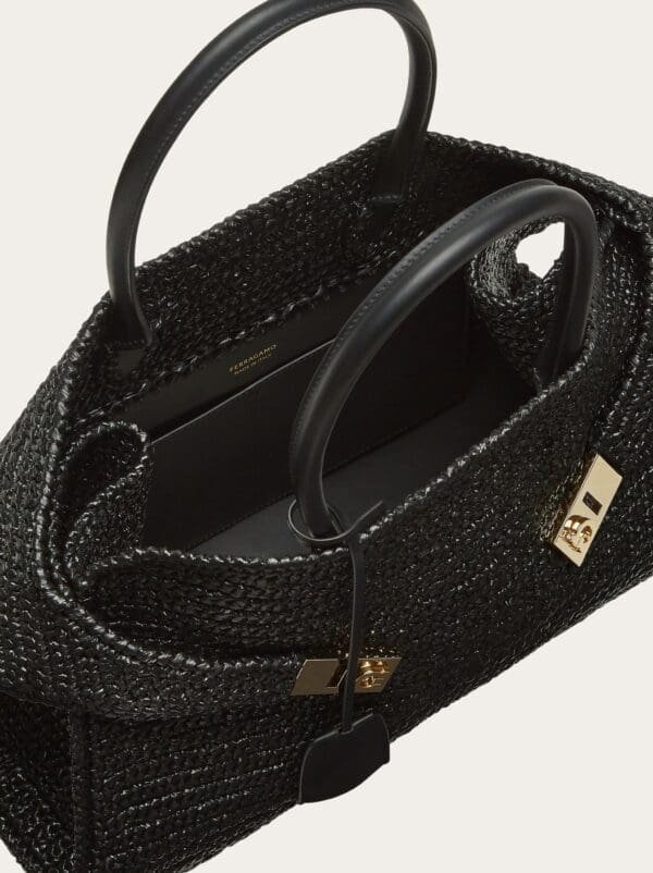 HUG HANDBAG (M)
