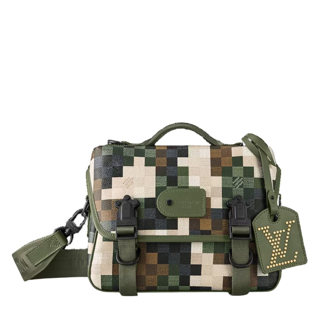 LOUIS VUITTON LV TRAIL MESSENGER 1 LOUIS VUITTON LV TRAIL MESSENGER