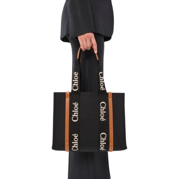 CHLOE MEDIUM WOODY TOTE BAG BLACK AND BEIGE