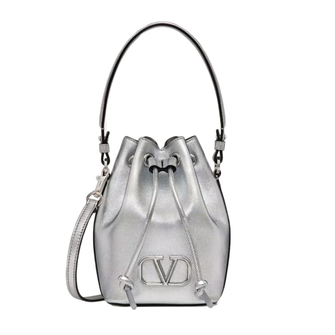VALENTINO GARAVANI MINI VLOGO SIGNATURE BUCKET BAG IN METALLIC NAPPA LEATHER 1 VALENTINO GARAVANI MINI VLOGO SIGNATURE BUCKET BAG IN METALLIC NAPPA LEATHER