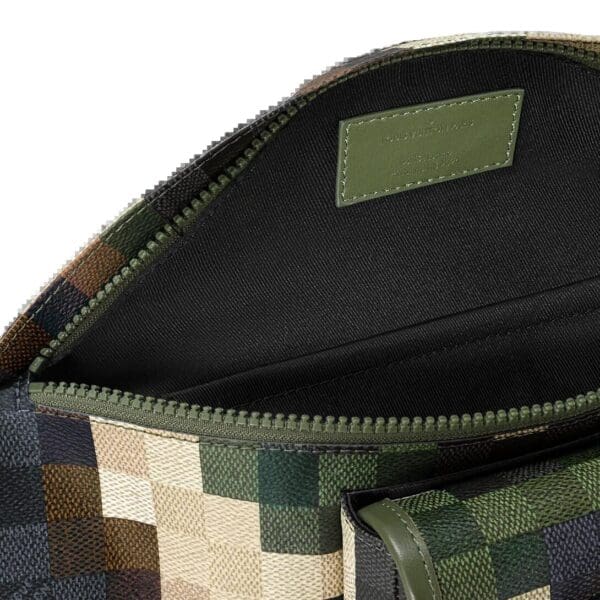 LOUIS VUITTON MOTION BUMBAG