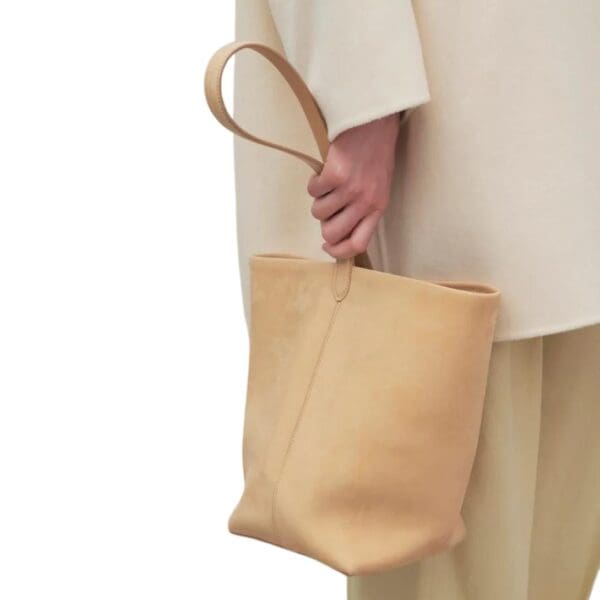LA GARCONNE THE ROW MEDIUM N/S PARK TOTE — CROISSANT