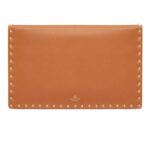 VALENTINO GARAVANI ROCKSTUD RAFFIA CLUTCH BAG