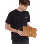 MCM WRISTLET ZIP POUCH IN VISETOS ORIGINAL COGNAC