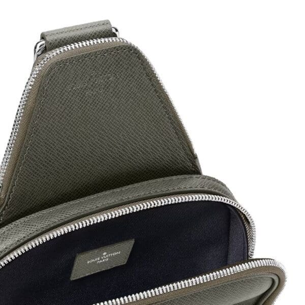 LOUIS VUITTON AVENUE SLINGBAG NM