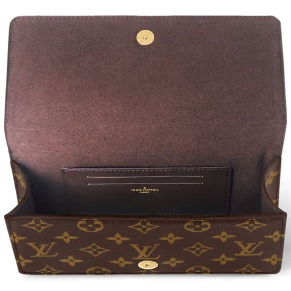 LOUIS VUITTON WALLET ON CHAIN LILY