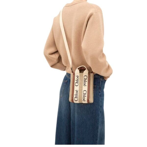 CHLOE MINI WOODY NORTH/SOUTH TOTE BAG IN LINEN WHITE & BROWN