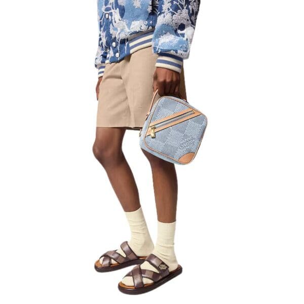 LOUIS VUITTON CHESS MESSENGER