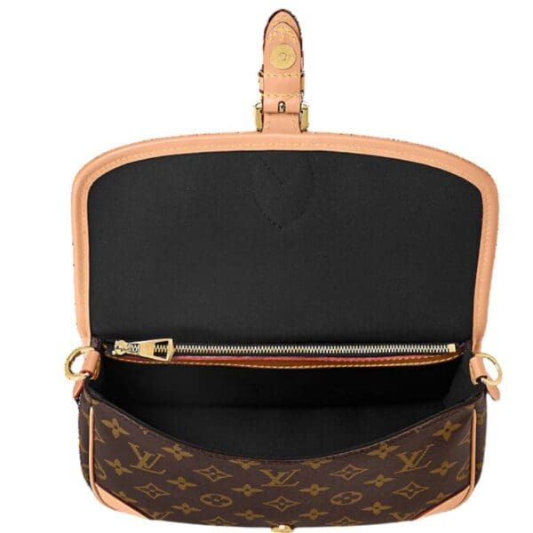 LOUIS VUITTON DIANE