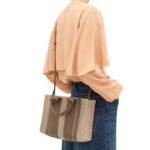 CHLOE SMALL WOODY TOTE BAG IN LINEN DARK NUT