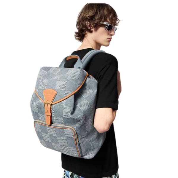 LOUIS VUITTON MONTSOURIS BACKPACK - Image 5