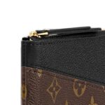 LOUIS VUITTON DAILY POUCH