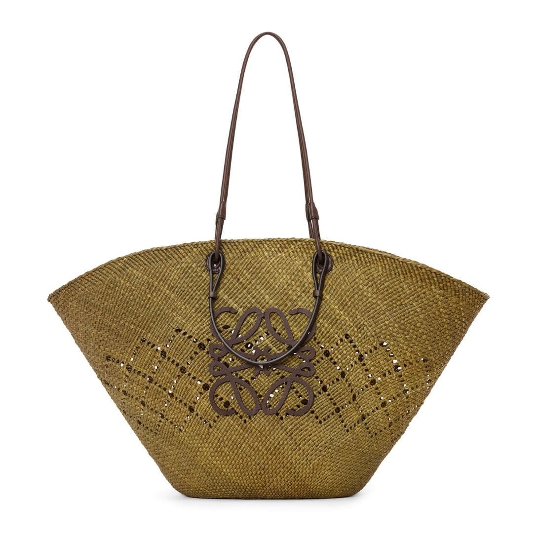 LOEWE LARGE ANAGRAM BASKET BAG IN IRACA PALM AND CALFSKIN 1 LOEWE LARGE ANAGRAM BASKET BAG IN IRACA PALM AND CALFSKIN