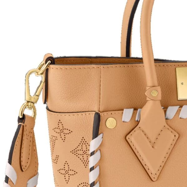 LOUIS VUITTON ON MY SIDE PM