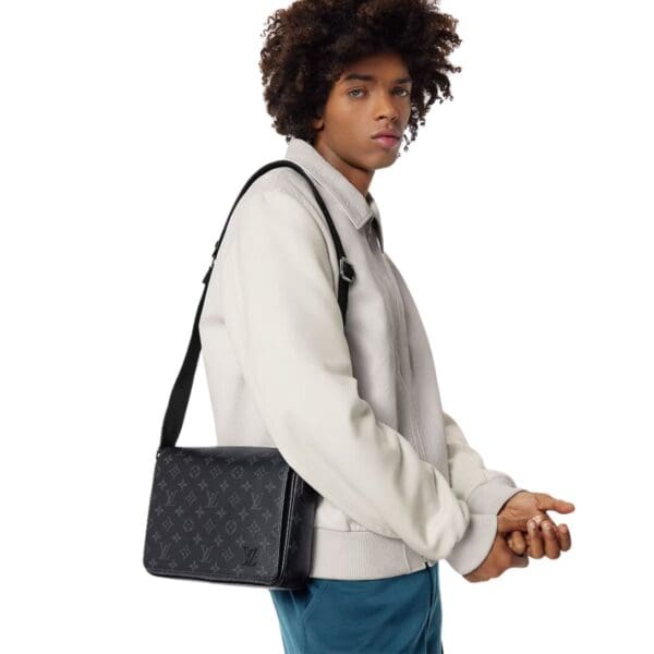 LOUIS VUITTON DISTRICT PM