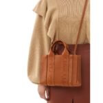 CHLOE SMALL WOODY TOTE BAG CARAMEL
