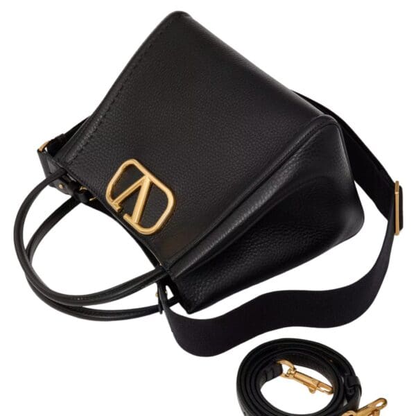 VALENTINO GARAVANI ALLTIME MEDIUM HANDBAG IN GRAINY CALFSKIN