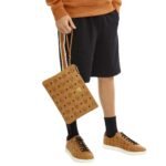 MCM WRISTLET ZIP POUCH IN VISETOS ORIGINAL COGNAC