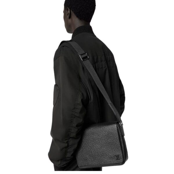 LOUIS VUITTON DISTRICT PM