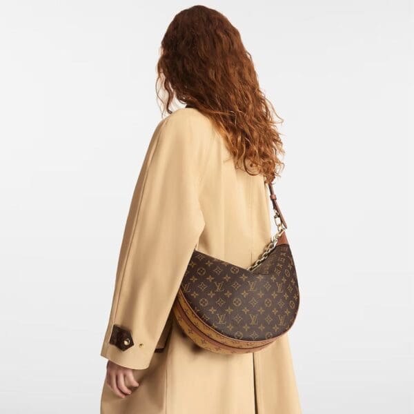 LOUIS VUITTON LOOP HOBO
