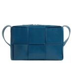 BOTTEGA VENETA MEDIUM ARCO CAMERA BAG