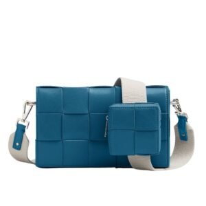 BOTTEGA VENETA CASSETTE WITH VERSATILE STRAP