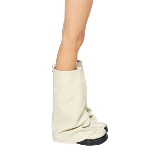vTHE ATTICO ''ROBIN'' IVORY COMBAT BOOT