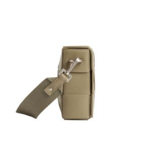 BOTTEGA VENETA CASSETTE WITH VERSATILE STRAP