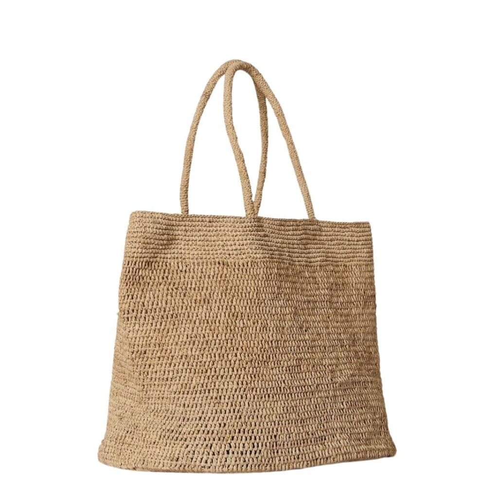 THE ROW OREGON BAG IN RAFFIA