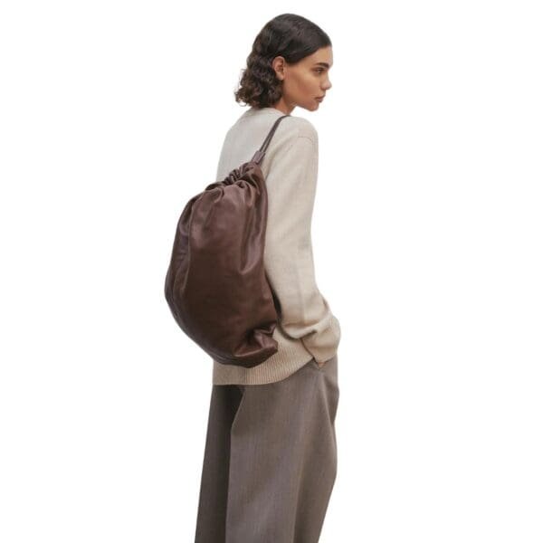 THE ROW PUFFY BACKPACK IN LEATHER - Image 4