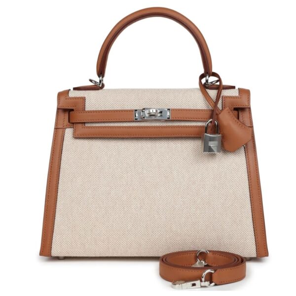 HERMÈS KELLY SELLIER 25 GOLD SWIFT AND ECRU TOILE PALLADIUM HARDWARE