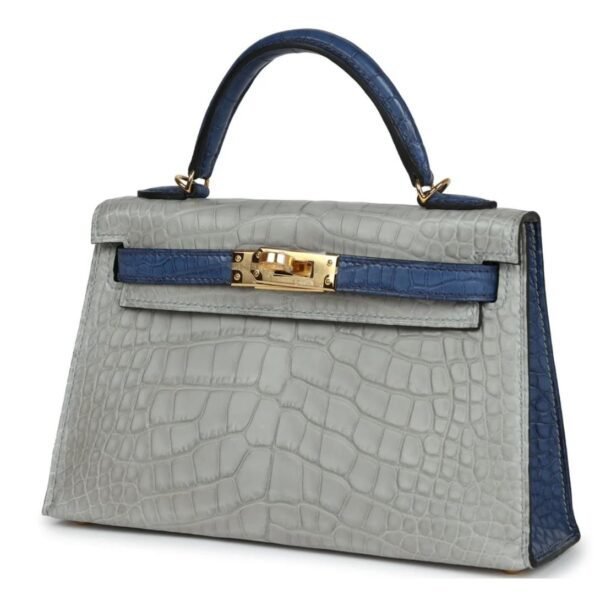 HERMÈS SPECIAL ORDER HSS KELLY SELLIER 20 GRIS PERLE AND BLEU DE MALTE MATTE ALLIGATOR GOLD HARDWARE - Image 3