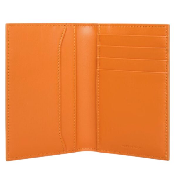 CELINE VERTICAL CARD HOLDER IN GRAINED CALFSKIN - Image 4