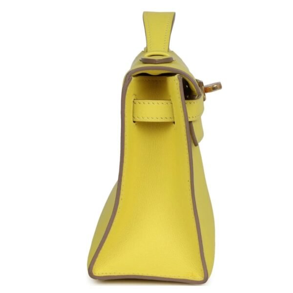 HERMÈS KELLY POCHETTE LIME SWIFT GOLD HARDWARE - Image 4