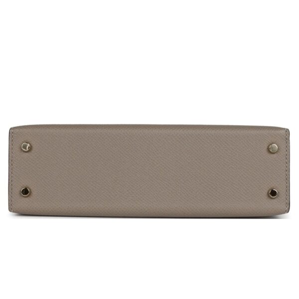 PRE-OWNED HERMÈS SPECIAL ORDER HSS KELLY SELLIER 20 CRAIE AND GRIS ASPHALTE EPSOM PERMABRASS HARDWARE - Image 5