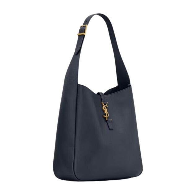 SAINT LAURENT LE 5 À 7 SUPPLE LARGE IN GRAINED LEATHER - Image 4