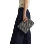 30 MONTAIGNE DEA POUCH