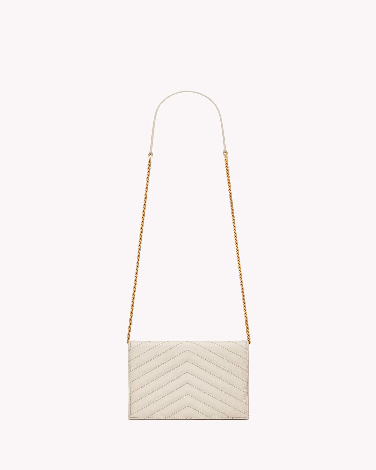 CASSANDRE ENVELOPE CHAIN WALLET IN GRAIN DE POUDRE LEATHER