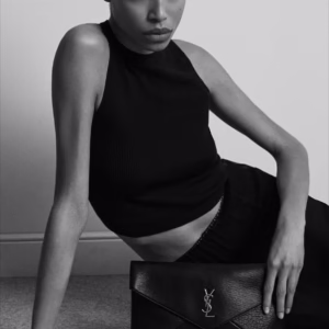 CASSANDRE LARGE ENVELOPE POUCH IN LAMBSKIN