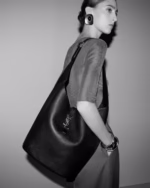 LE 5 A 7 HOBO IN GRAINED LEATHER